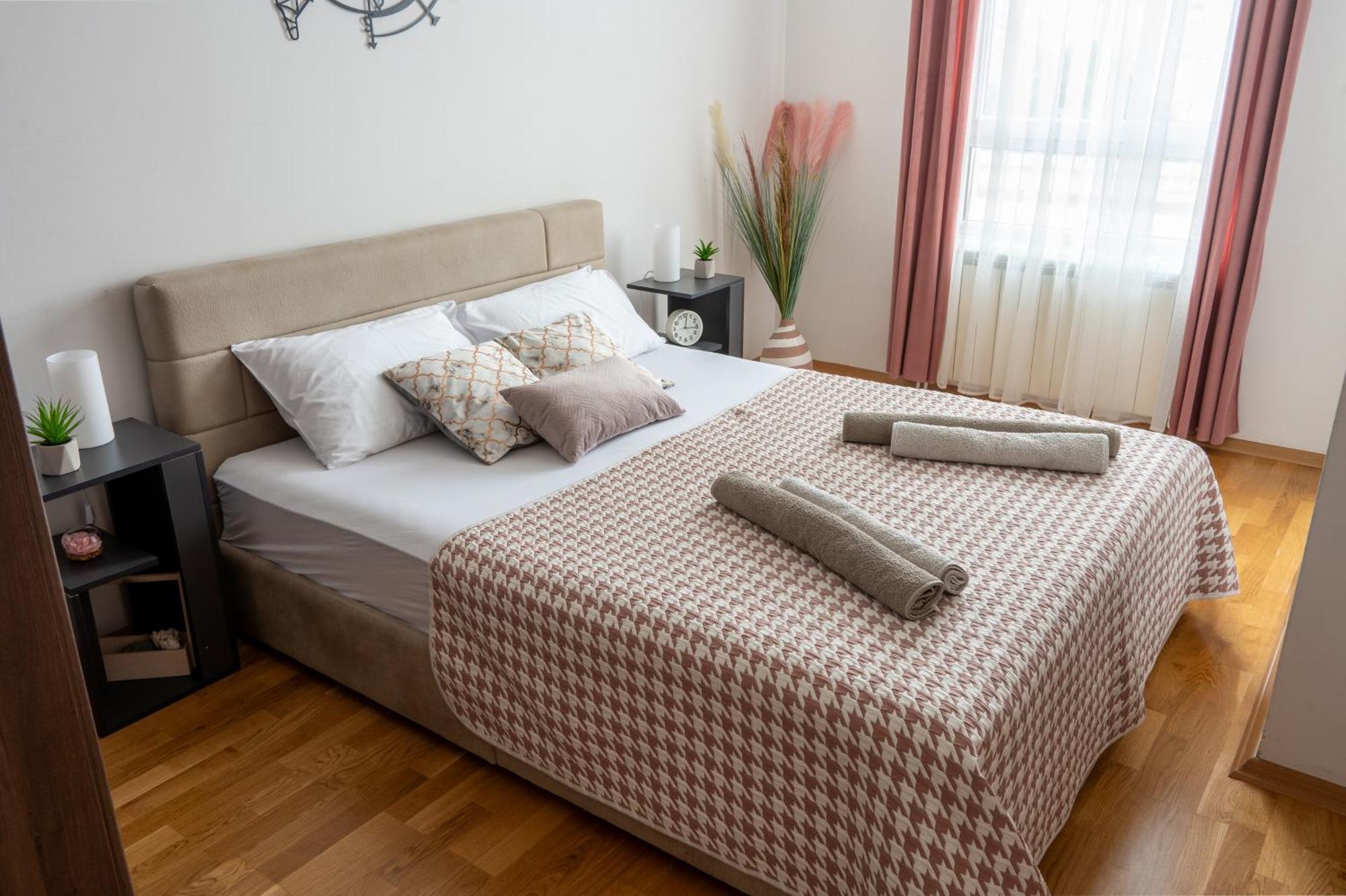 Skopje Station Apartment Eksteriør billede